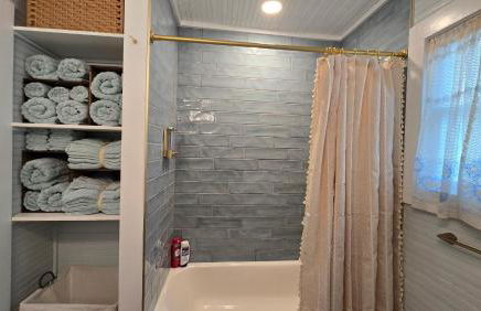 Charming Downtown Bungalow I Explore-Shop-Eat - Foto 15