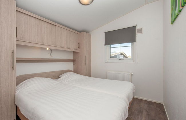 Sunny Giethoorn Cottage - Photo 2