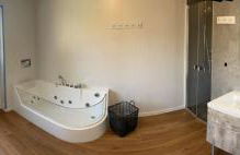 Ferienhaus Deluxe, direkt am See, mit hauseigener Panorama Außensauna, zwei Badezimmern, Tretboot, Kamin, in direkter nähe zum Kinderspieleparadies sowie Reit- und Ponyhof, 1 bis 8 Personen - Photo 29