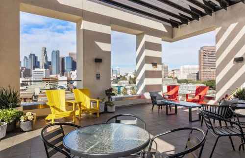 Unique 1-Bedroom DTLA Escape with City Views - Foto 25