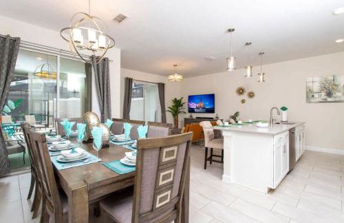 Luxurious Décor 4 Bd w/ Pool Close to Disney 4820 - Photo 24