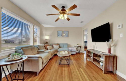 Luxury Bathroom Home with Game Room 25 Mins to PCB - Foto 1