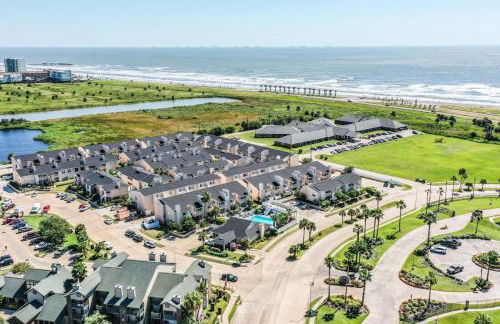 Coastal Paradise Condo with 2 Bedrooms and Pool - Foto 23