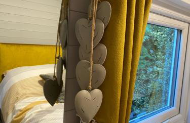 The Beehive -Stunning Views - Hot Tub - Romantic - Foto 8