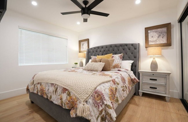 Coming Mid-April 2023! Beautifully upgraded two-story home with backyard oasis - Foto 3