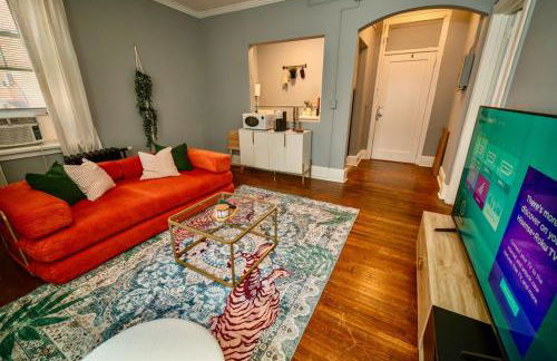 Uptown Funk Getaway with Parking & Walk To Stadiums, Nightlife - Foto 5