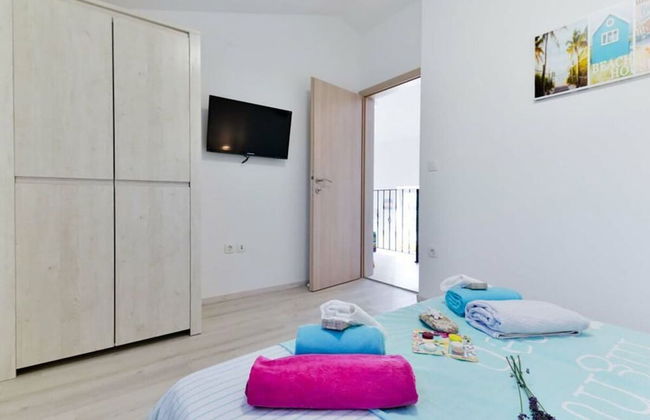 Villa Stella Comfortable Holiday Residence - Photo 9