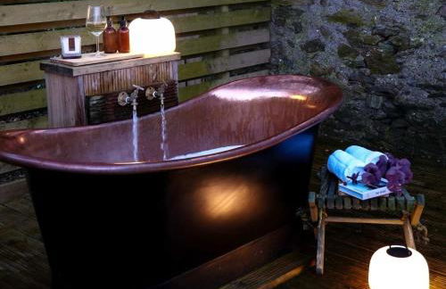 Y Caban - A Luxury Rural Retreat with Seaviews - Photo 2