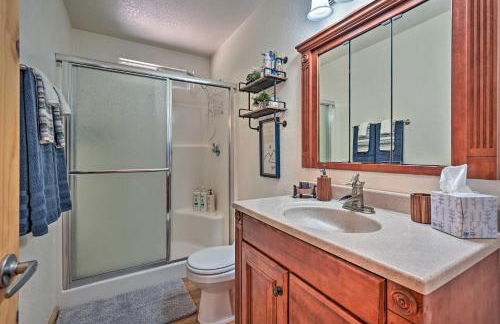 Peaceful Strawberry Cabin Fire Pit and Hot Tub - Foto 13