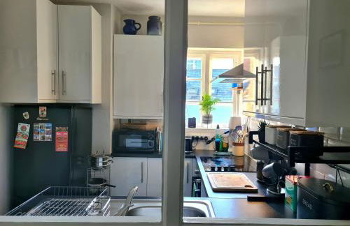 West Street Views #1 - Peaceful town centre apartment - Photo 5