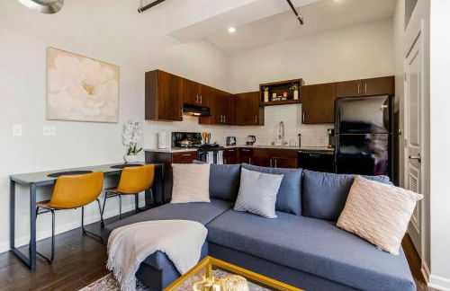 Classy 2BR-Parking, Rooftop,Near Arrowhd & TMobile - Photo 61