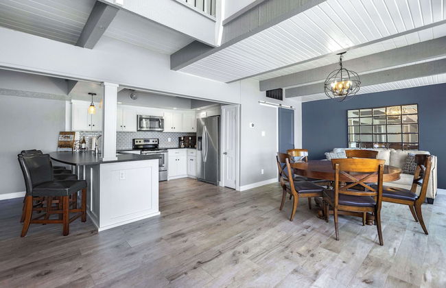 For the View Lakeside Launchpad! Great Location - Foto 16