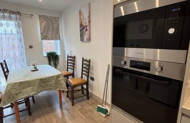 Modern Two-Bedroom House - Free Parking - Foto 13