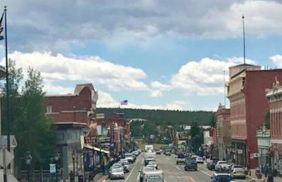 The Mountain House - An Oasis in Town! Summer Sleeps 10! - Foto 4