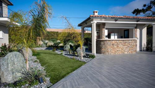 Rez de maison neuve Piscine WiFi Poolhouse en Pierre - Foto 2, Garden