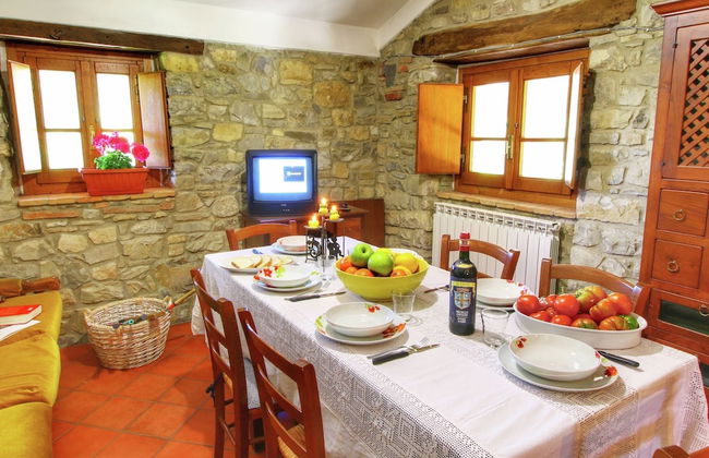 Alluring Farmhouse in Ortignano With Swimming Pool - Foto 72