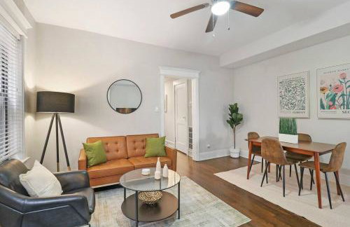 Modern & Spacious 3BR Apt with In-Unit Laundry - Bstone 2 - Photo 1