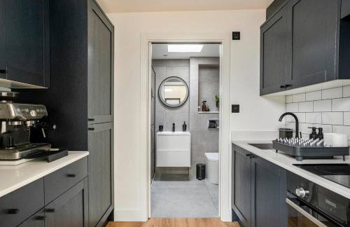 Modern Studio with parking in shared garden - Foto 7