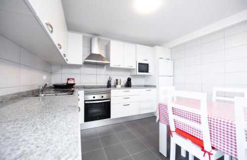 Melo's Place - Photo 4