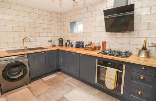 Well Cottage - Photo 12