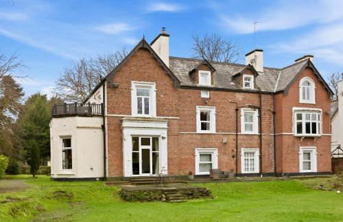 NEW Apartment with Pool Table and Parking Sleeps 7 - Foto 29