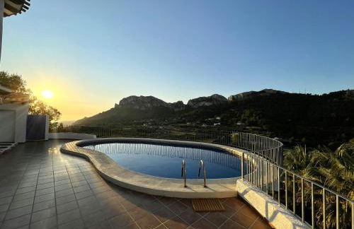 Casa Dalí 4BR Hilltop Villa with Pool & Sea Views near Dénia - Foto 1