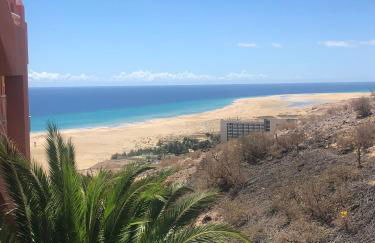 Beach front apartment with stunning ocean views! - Foto 20