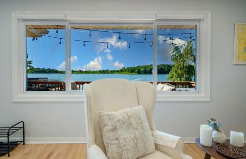 3Bed 2Bath Luxury Lake House on Myers Bay Private Pier Beach Firepit and Deck - Foto 9