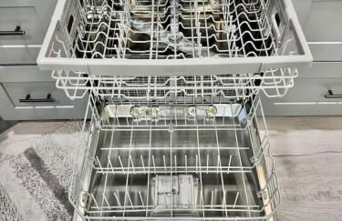 Newest Cottage Downtown. Pet Yes - Photo 53