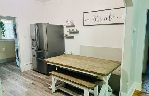 Walk to Dining Breweries and Shops Plus New Hot Tub - Foto 6