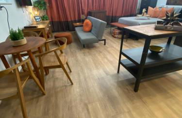 Ultimate Man Cave Garage studio minutes to Whatever YOU do - Foto 12