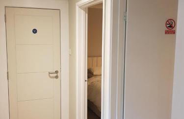 Beechcroft 2 bed part house - Photo 32