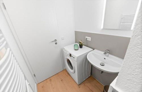 Moderne Monteurwohnungen in Nürtingen Zentrum Kitchen, Wifi, Smart TV - Photo 56