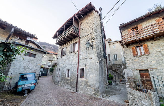 Petra Apartment in Civenna - Photo 33