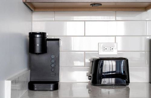 Affordable 2-Bedroom Fishers Pool View - Foto 10