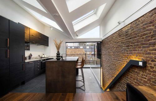 1 Min Walk to Euston Station, Modern Townhouse - Photo 1