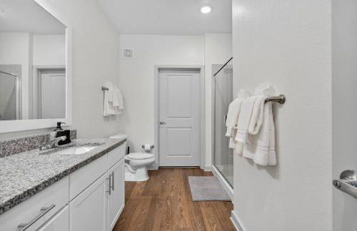 Cozy 2 BR Apt |King Bed |Pool |Gym| Close to Mayo - Foto 24