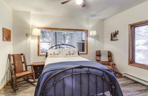 Scenic Creekside Retreat! Rocky Mountain Cabin - Foto 17