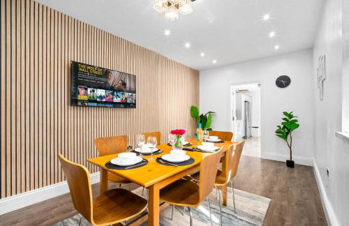 Modern 6-Bedroom Home - Sleeps 12 - Parking - Garden 568P - Foto 27