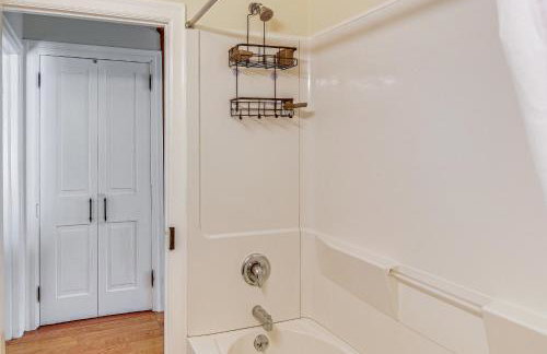 Near Nockamixon State Park Telford Apt with Porch! - Foto 15