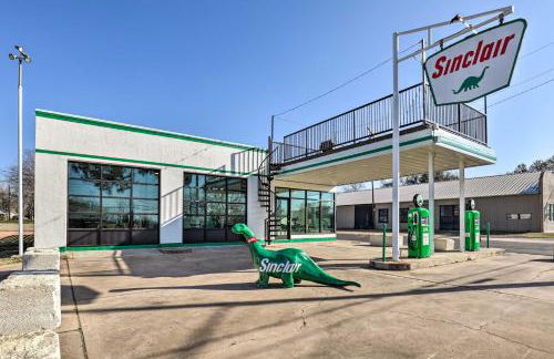 Unique Texas Home in Converted Gas Station! - Foto 27