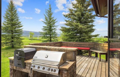 Teton Melody by KABINO Partial Air Conditioning Hot Tub FirePit Foosball Telescope Games WiFi Grill Mtn Views - Foto 20