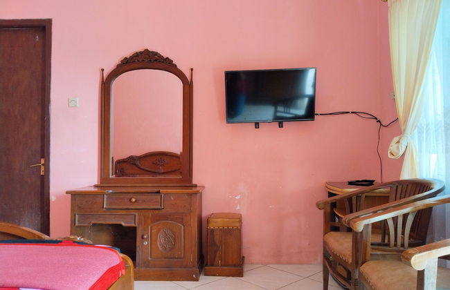 Villa Yustisia Curug 7 Cilember - Foto 3