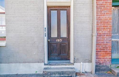 Newly Renovated Downtown Apartment in the Historic District, Quiet Street! - Photo 18