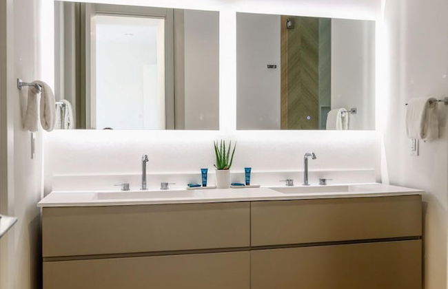 The Modernista 2 - Large Townhome With Pool - Foto 33