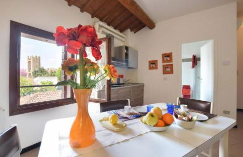 2 Bed-sleeps 6-aircon-town Centre-free Parking - Photo 2