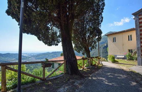 2 Bedroom Nice Home In Camaiore - Photo 4