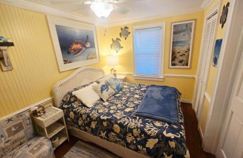 Historic Old Oak Cottage-Great water views! - Foto 27