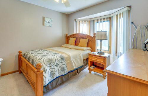 Private Yard with Patio, Fire Pit Family Getaway - Foto 20