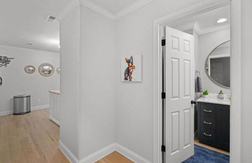 Imperial Porch Haven Cozy Fire Pit Fenced Yard - Foto 59